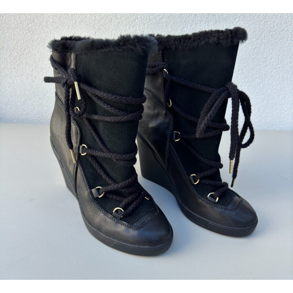 Michael Kors Leather & Suede Wedge Rain Boot 7 M Black Faux Fur Lined gold tone - Picture 1 of 9